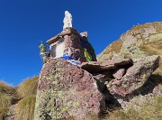 PIETRA QUADRA (2376 m) colorata d’autunno dalle Baite di Mezzeno-4nov24 -  FOTOGALLERY